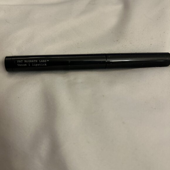 PAT MCGRATH LABS VENOM 1 LIPSTICK 0.05 OZ ( Deep Red) New - Picture 4 of 8